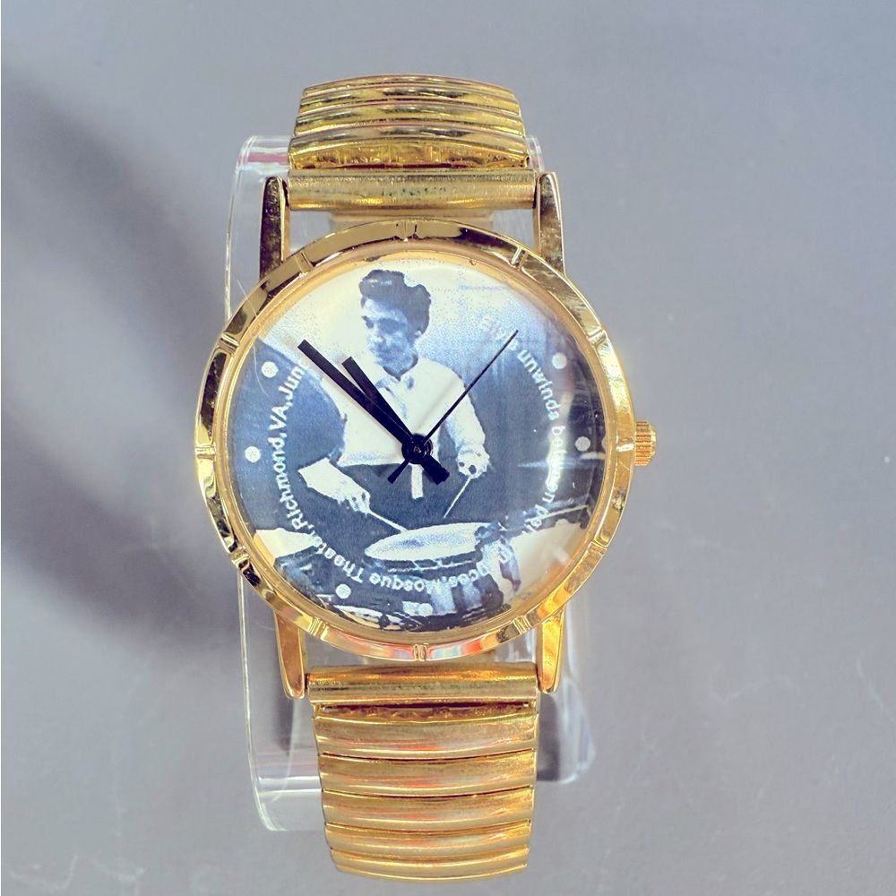 NIB Elvis Presley Wertheimer collectible wrist watch‎ new battery stretch band